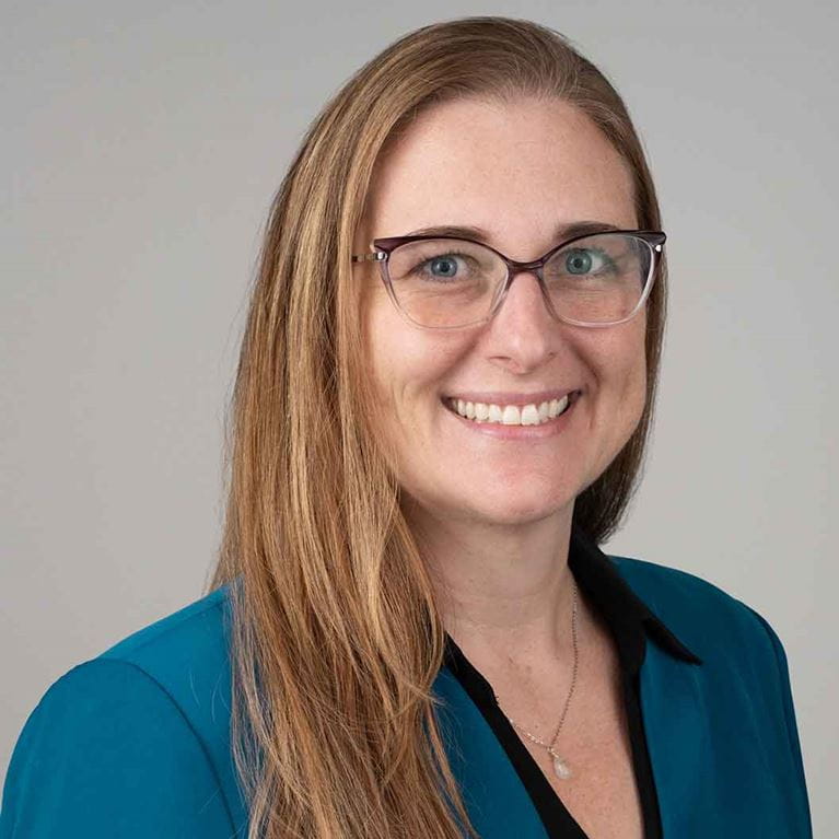 Headshot of Alicia Allen.