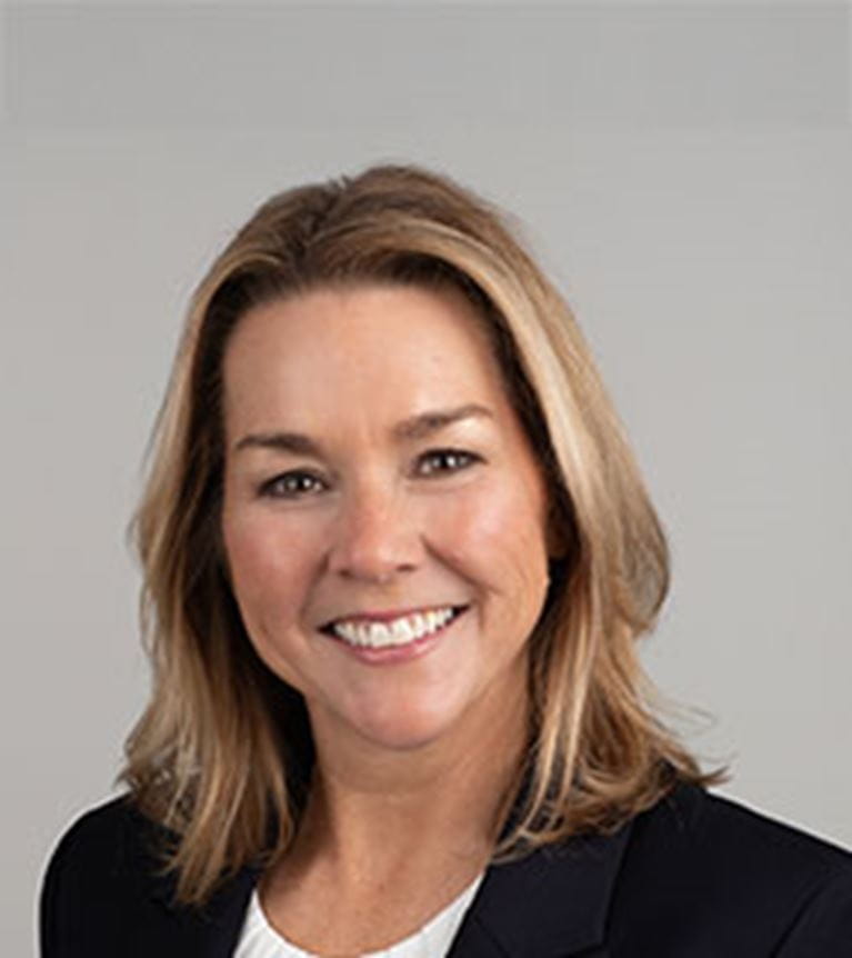 Brooke Taylor headshot.